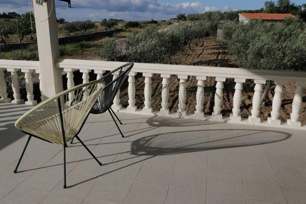 Villa Mendes Oliva อัลเมดา ภายนอก รูปภาพ